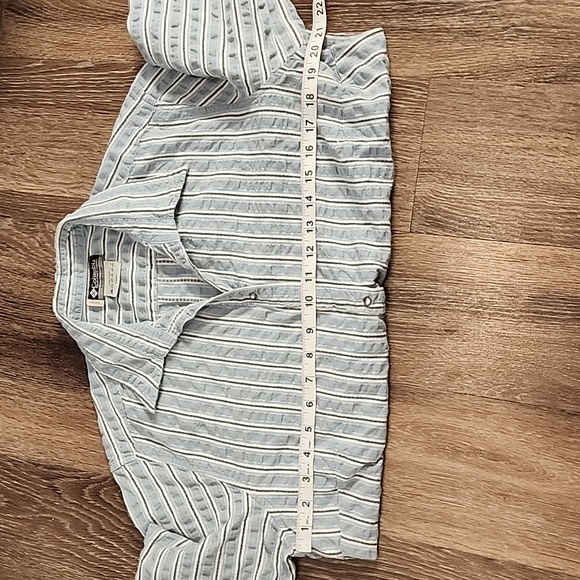 📛5/$25 Columbia Pearl Snap Pinstripe Longsleeve Button Down - Picture 4 of 8